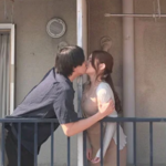 【隣の人妻】「あなた...今日だけごめんなさい...」隣の部屋に住む青年に優しくされて欲情するスレンダーエロ美乳な美人主婦