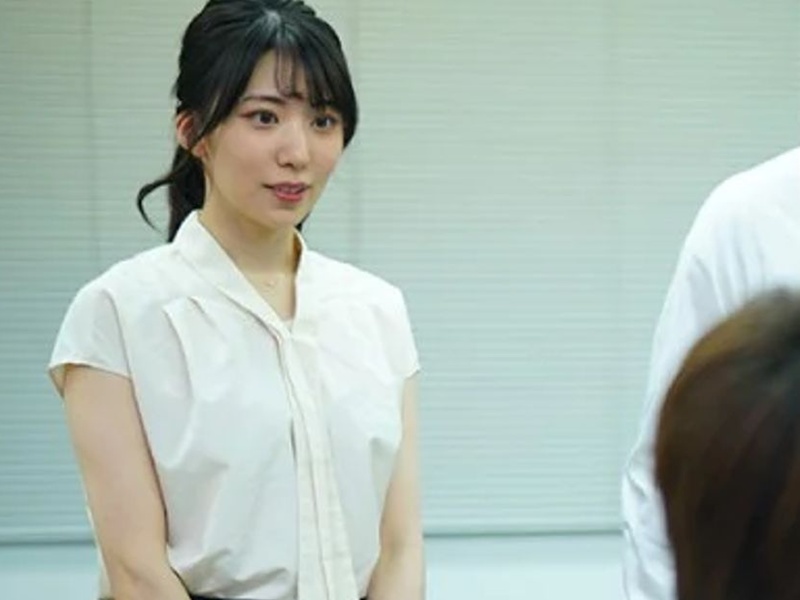 【美人OL】『よろしくお願いします。仕事もセックスも』職場復帰した人妻社員！おっぱい小さいけど寝取られ好き不倫妻