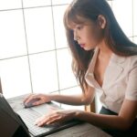 【リモートワーク】『早く挿れてほしいです』まんまと策略にハマり、肉体関係から抜け出せなくなる寝取られ美人妻！