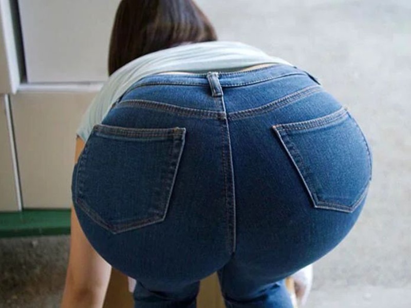 【配送レディ】『いいケツしてるね、こいつ』仕事中の同僚に思わずセクハラする上司！これだけの尻だ、触りたくなるだろ