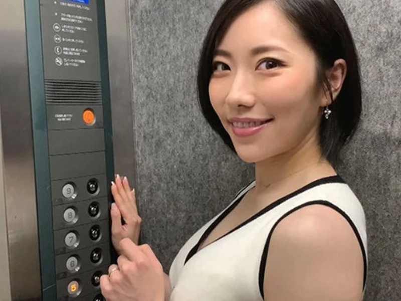 【美人教師】『部屋についたら、楽しもうね』生徒を呼んで男子喰い！だって、精液の味が大好きなの…変態先生のヤバフェラ