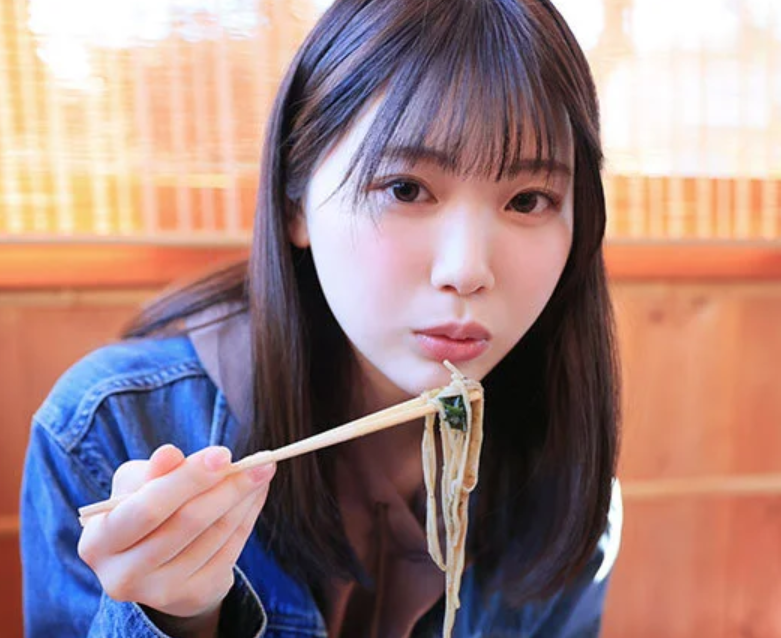 【貧乳少女】「顔が良いのにスタイルも抜群！」「こんな子とデートできたら…」ファンの要望に応えるスレンダーエロ美乳美少女