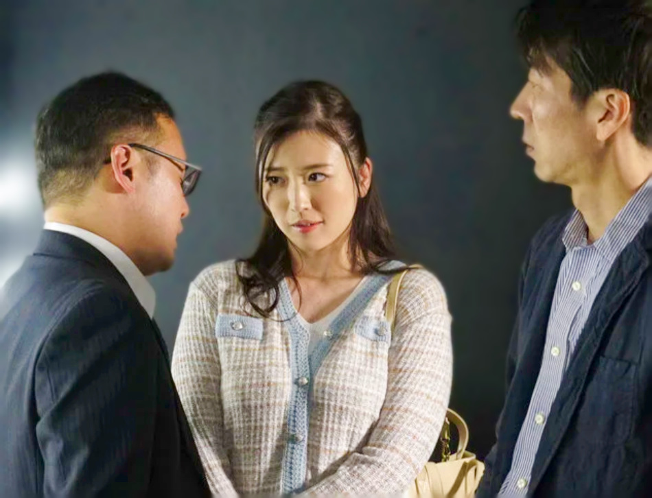 【巨乳妻NTR】「え…私がヌードモデルに…？！」エロ美乳なおばさん主婦が仕事のミスで裸写真を撮られてしまう事態に…