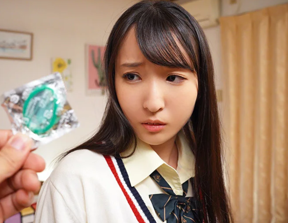 【巨乳JK】「お願い…！セックスの練習相手になって！」コンドーム付き条件でヤらせてあげるミニスカ制服の美少女JKですが…