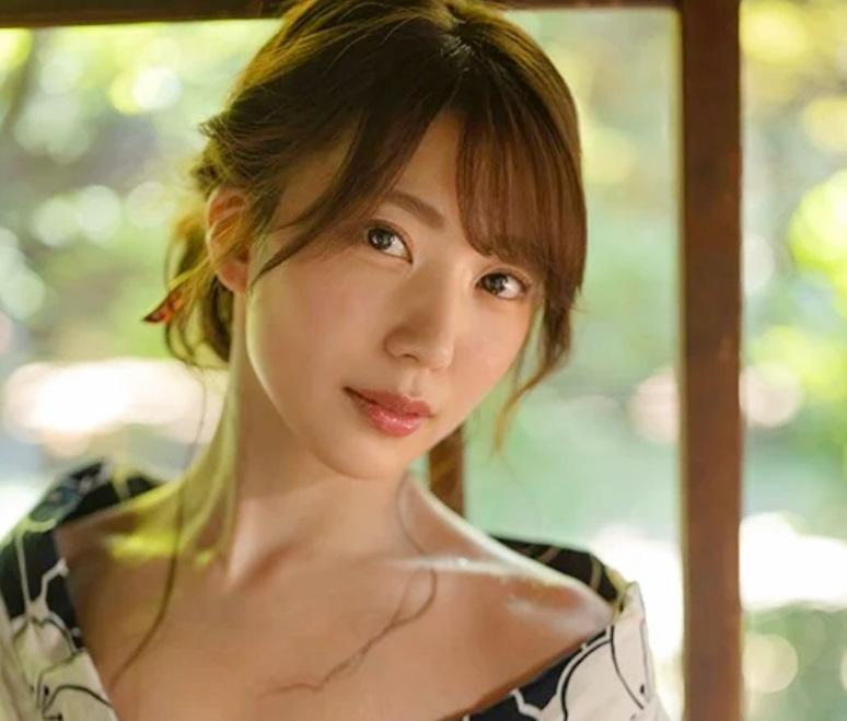 【セフレ不倫】「あなた…会社の人と旅行シてくるわ…」スレンダーエロ美乳な美人主婦が出張先で男と不倫セックス！