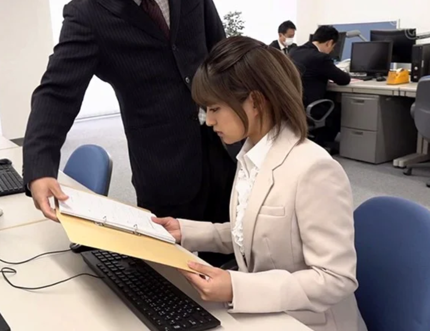 【公開スケベ】『公共の場で、こんな事していいの？』エッチなことをみんなの前で！恥ずかしいけど快感でイキそう