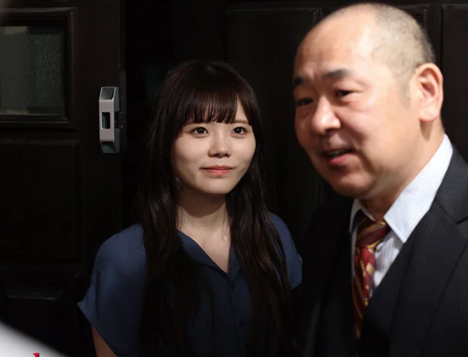 【ながえスタイル】「おい、吉村部長の引っ越しの手伝いにいくぞ」エロデカ尻な美人主婦が旦那の上役に寝取られちゃう！