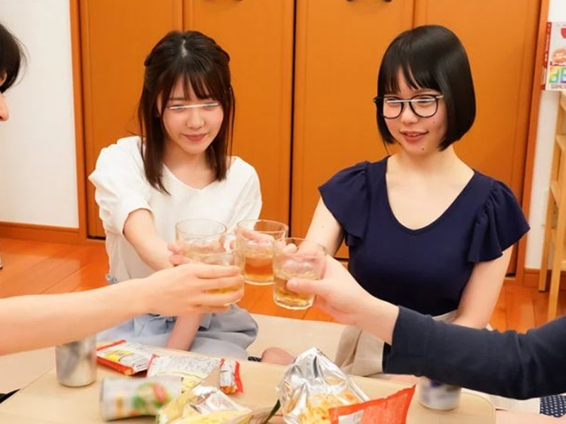 【エロい大学生】『えーっ、恥ずかしいー』負けたら言いなりって、そんなことまで？ハズい割には予想以上に大胆セックス