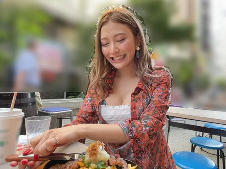 【21歳美容部員】『生でパコるの大好きよ』超美人がマッチングでやってきた！激エロ爆乳でか尻超絶ダイナマイトボディ