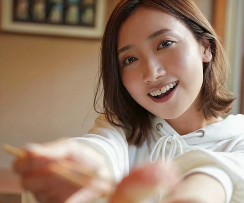 【セフレと不倫旅行】「他人の男じゃないと興奮しなくて…」スレンダーエロ美乳なギャル風美人お姉さんが妻子持ち男と浮気旅行
