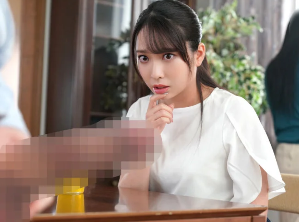 【嫁の親友】「うそ…こんなデカチンなの…？」友達の旦那の浮気グセを叱ろうとするスレンダーエロ美乳なおばさん主婦ですが…