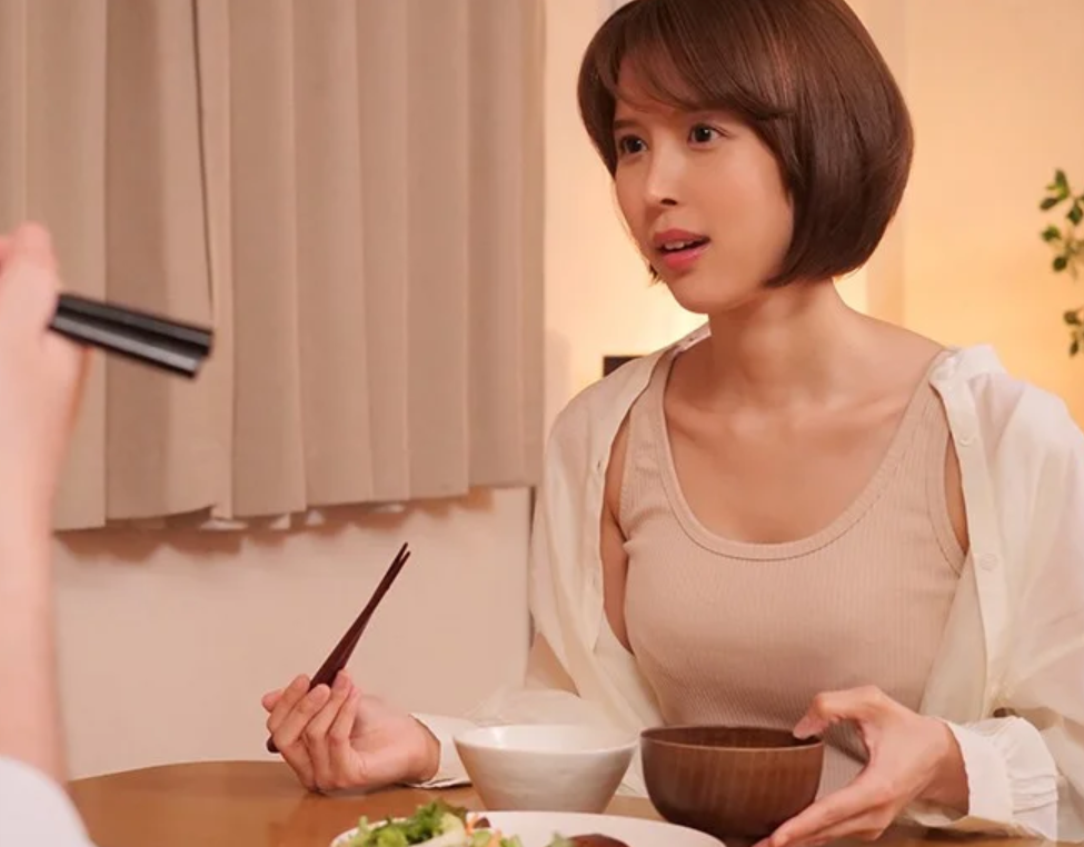 【禁欲明けの人妻】「やっと旦那が帰ってくる…」１カ月の性欲我慢したスレンダーエロ美乳なギャル風美人主婦がスケベに乱れる
