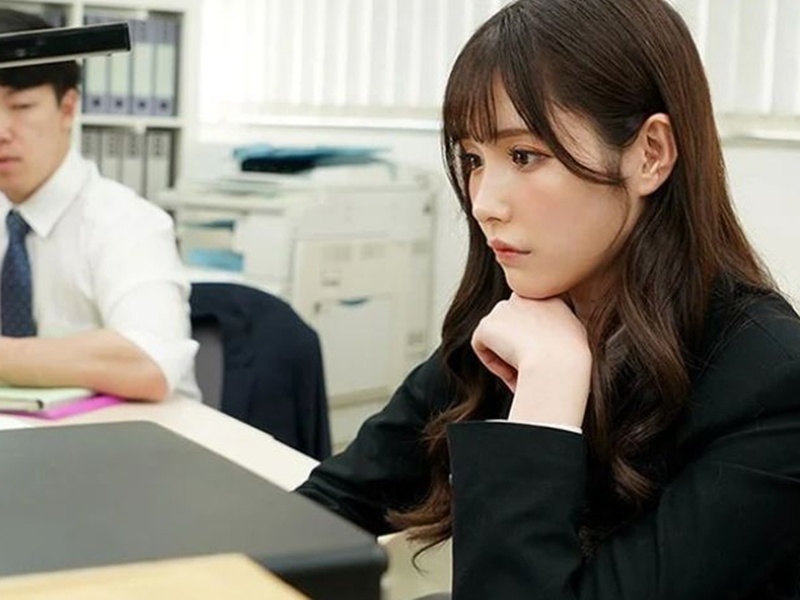 【仕事は厳しい年下美人】『全力で、出し続けなさい』この人とやりまくったあの夜を思い出す！淫乱OLがボクを翻弄する