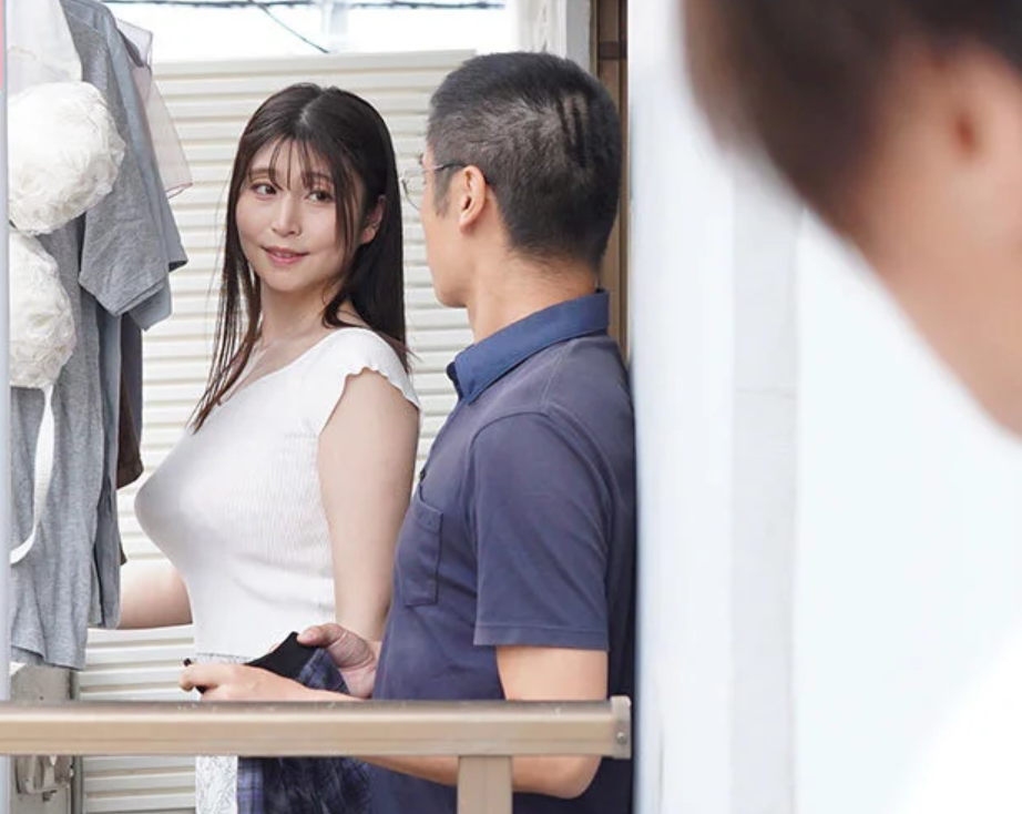【欲求不満妻】『乳首まで、見えてるわ』透けた衣服、びしょ濡れ素肌！雨に感じる爆乳人妻と隣の性欲大学生の激情不倫