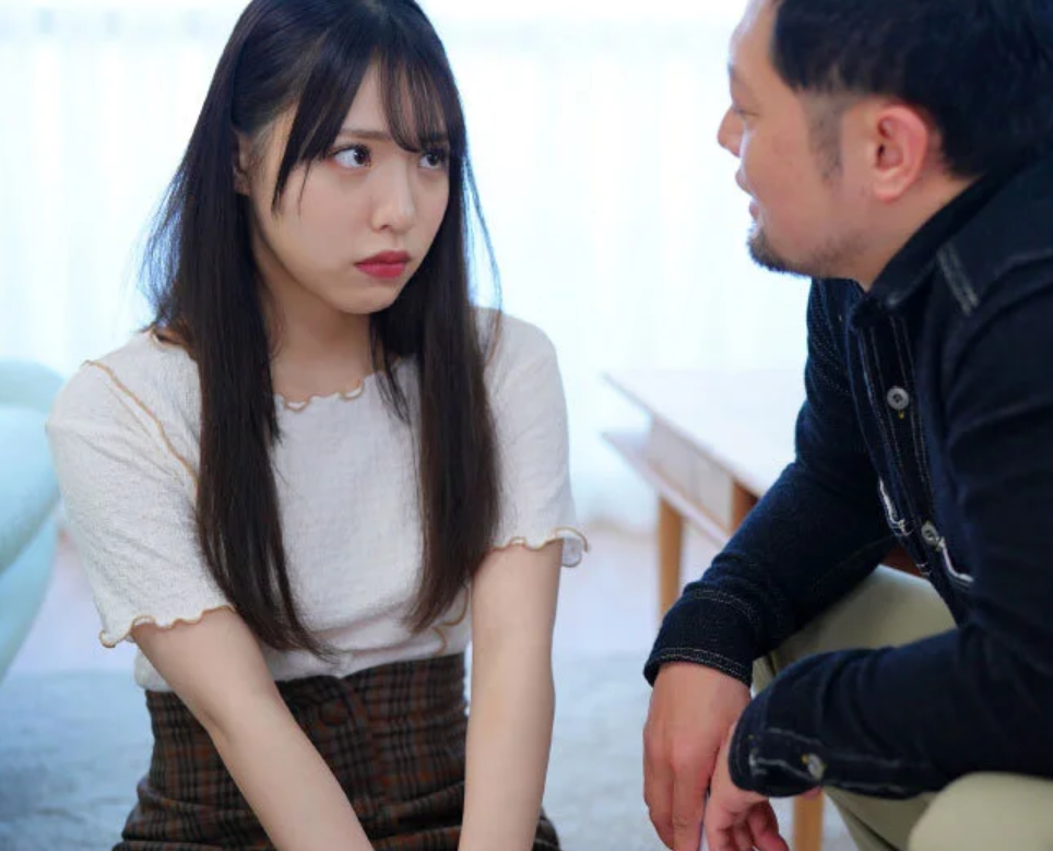 【浮気グセ彼女】「お前、性欲強すぎなんだよな…」すぐ他の男に走るロリ顔の美少女が一週間の禁欲をさせられますが…