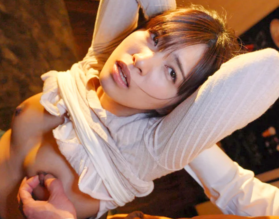 【敏感すぎる少女】「コイツ、胸だけで痙攣してるぜｗ」2人の男に責められるエロ美乳なギャル風美少女がオイルまみれで連続絶頂