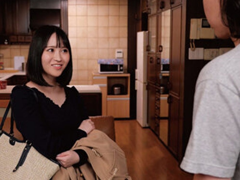【女子大生】『いきなりだけど、泊めてくんないかな？』突然訪ねてきて幼なじみ！こんなに美人になってたので、セックス
