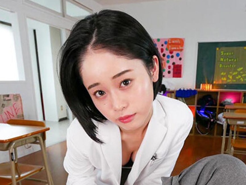 【美人教師】『どんどん出していいのよッ』うちの学校の保健のMINAMO先生が超エロい！どんな生徒の勃起チ◯ポも咥え倒す