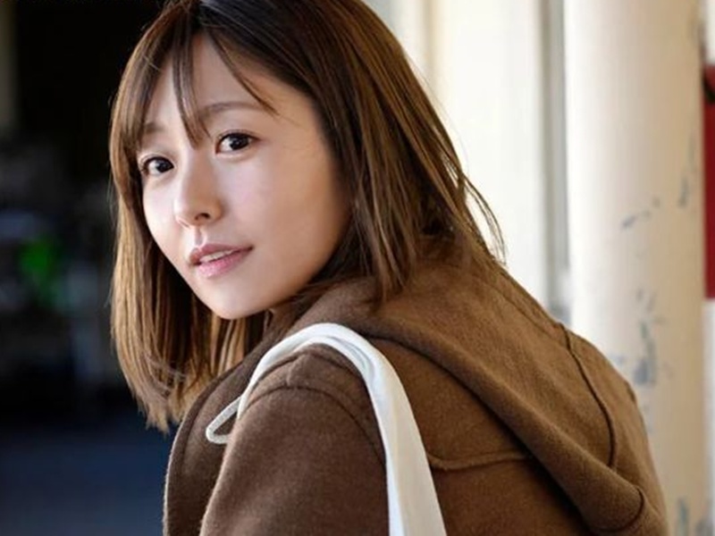 【美人妻の微笑】『奥さんの笑顔が素敵だ』寝取られた者同士が、心を寄せ合い、カラダを寄せ合い、お股を寄せ合い、不倫するの