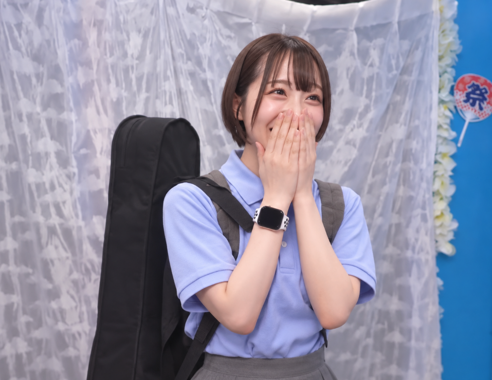 【女子高生・MM号】「私…陶芸なんてヤッたことなくて…」制服姿のスレンダーエロ美乳な美少女JKがスケベな陶芸企画に挑戦しますが