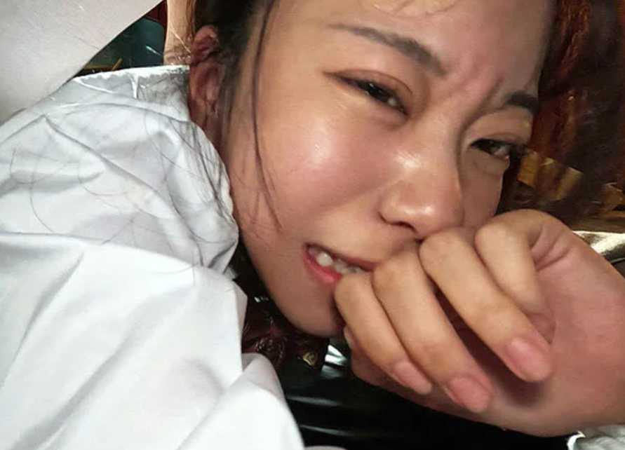 【女子校生レイプ】「誰か…見つけ出して…」山中で撮影中のミニスカ制服のエロロリ美少女ギャル風JKが部屋に連れ込まれ犯される