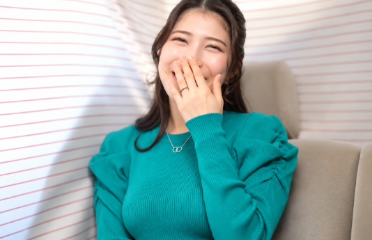 【素人妻ナンパ】「ちょっとでいいので…下着見せてください！」エロ巨尻でセレブ風な美人主婦が車内で不倫行為に！
