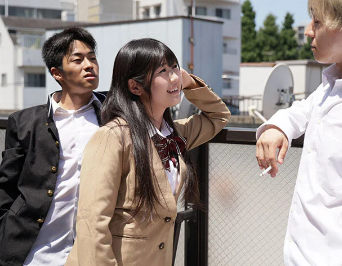 【義理母レイプ】「うちのオカン、犯っちゃってよ♡」ミニスカ制服のJKが義母を悪友に襲わせ不倫セックスさせちゃう！