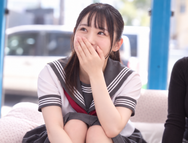 【MM号・女子校生】「私も…シてみたいかも…」制服姿のエロロリ美少女JKが大人の性行為を間近でいると興奮したようで…