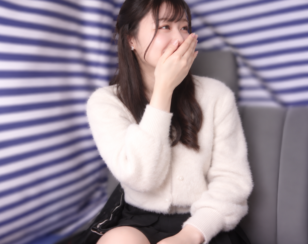 【人妻ナンパ】「子供が待ってるので…少しなら…」太ももがエロいスレンダーエロ美乳な美人主婦が車内でおもちゃを見せられ…